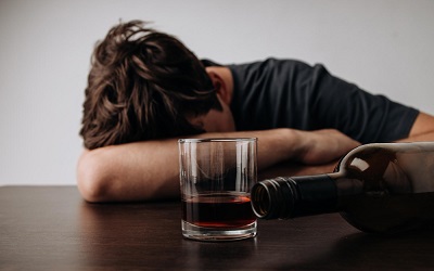 Вывод из запоя - клиника Квинмед